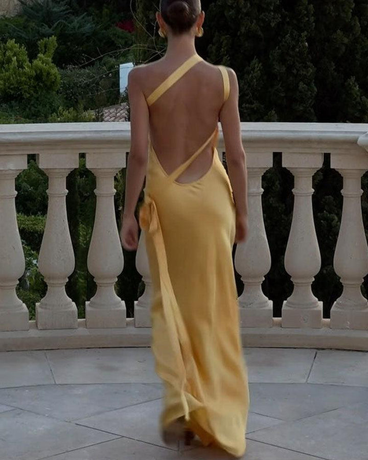 Elegantno asimetrično Šalengdres u jednobojnoj boji
