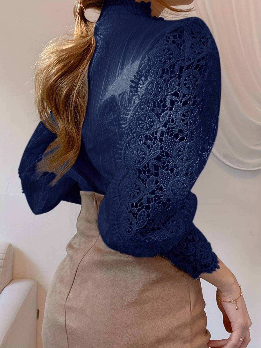 Brendi® | Ženska bluza s čipkom, proljetnim rukavima i plisiranim ravnim krojem